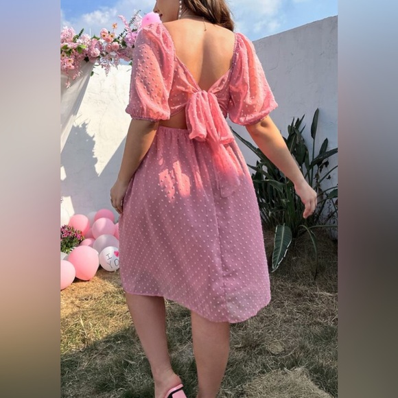 Plus Swiss Dot Sweetheart Neck Puff Sleeve Tie Back Dress - Picture 2 of 5